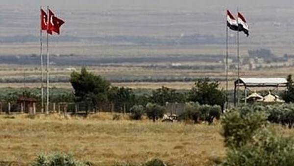 Esed ve Rusya uçakları Türkiye sınırına yakın yerleri bombaladı