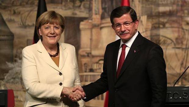 Davutoğlu, Mülteci krizinin yükü paylaşılmalı