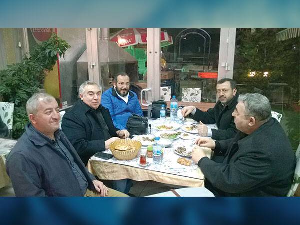 Eskimeyen dostların hasret giderme yemeği