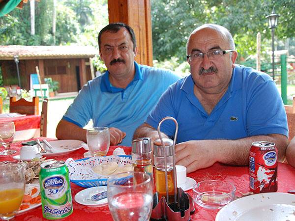 Ali Osman ve Çetin Soydemir kardeşler Küba’da