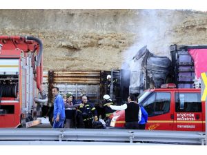 Eskişehir'de tırla kamyon çarpıştı: 1 ölü, 1 yaralı