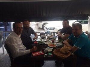 Sertaç Tuza ve arkadaşları Köfteci İbrahim Usta’da