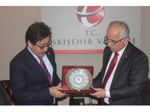 Kazakistan El Farabi Üniversitesi Rektörü Prof. Dr. Galımkayır Mutanov'dan, Eskişehir Valiliğine ziyaret