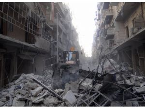 Rus uçakları Halep'te sivil yerleşim yerlerini bombaladı