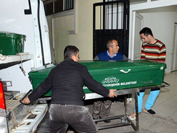 Eşiyle birlikte 9 kişiyi katletti