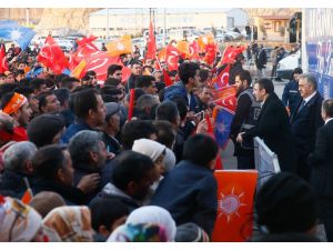 Başbakan Davutoğlu Midyat'ta halka hitap etti