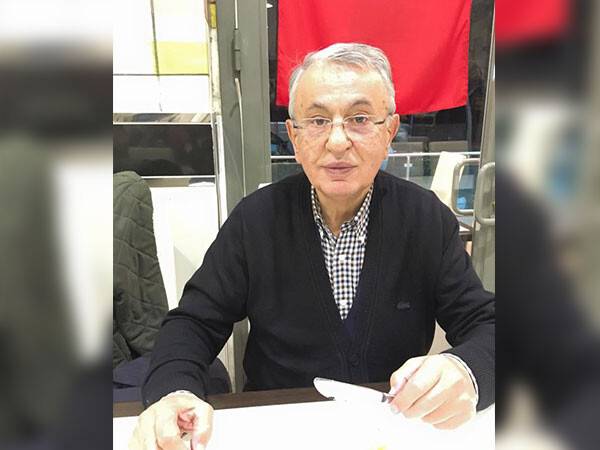 Celalettin Nalçacıgil her zaman ki gibi mutlu