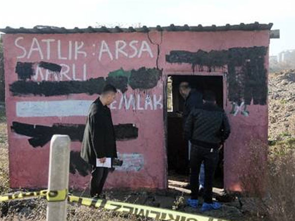 Adana'da yanmış erkek cesedi bulundu