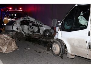 Ümraniye'de trafik kazası: 2 ölü, 3 yaralı