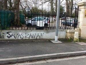 Camiye yapılan saldırıya Fransız polisi seyirci kaldı