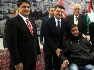 TİKA'dan Filistinli engellilere 50 elektrikli sandalye