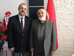 Rektör Yardımcısı Karabulut Hoca babası ile