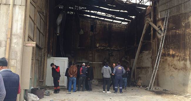Fabrikada patlama, 1'i ağır 4 yaralı