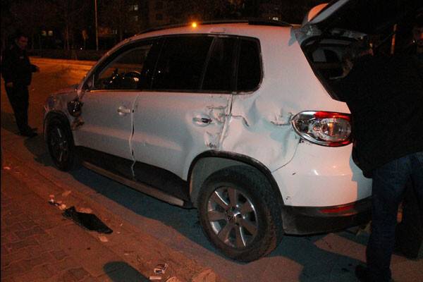Cip otomobile çarptı, 1 yaralı