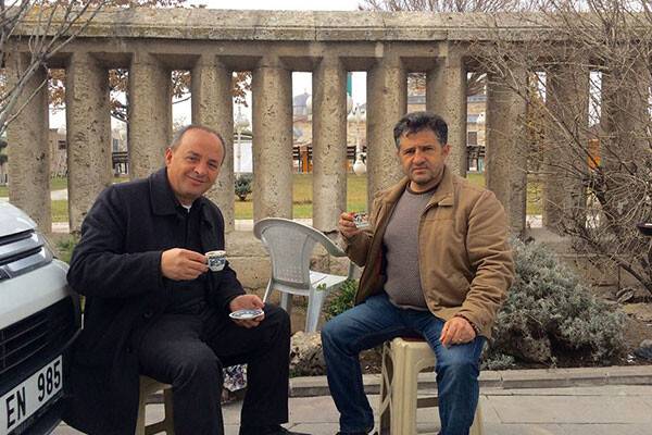 Hikmet Çetiner Hazreti Pir’in gölgesinde