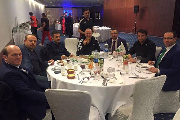 Mesut Bakkal Hocaya etliekmek Recai ikramı