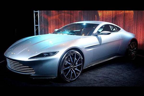 James Bond'un arabası 2,4 milyon sterlin