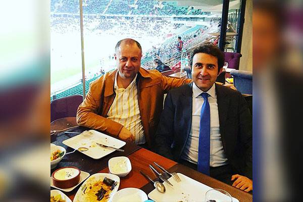 Turan Han Elçibey ve Ahmet Meydan’ın Arena’da yemek keyfi