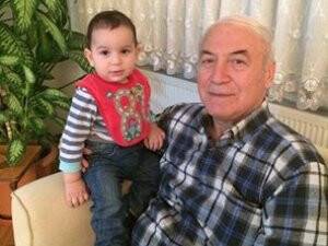 Sadık Keleş Bey torunu Efe ile