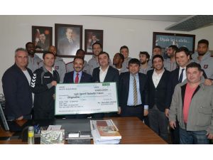 Belediyeden Muratbey Uşak Sportif'e destek