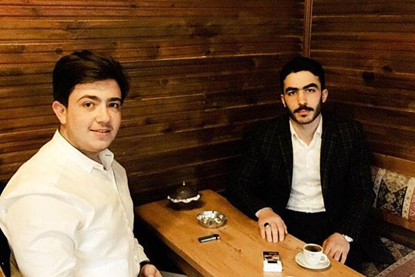 Muhammet Polat ve Mustafa Akyüz kahve keyfinde