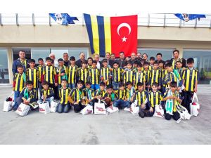 Diyarbakırlı çocuklar Fenerbahçe'nin konuğu oldu