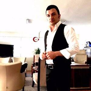 Sedat Gök yeni imajıyla dikkatleri çekiyor