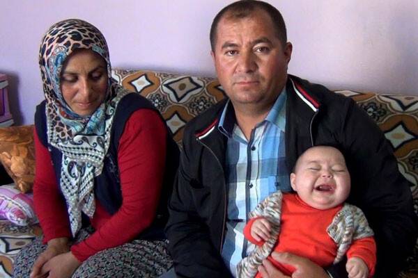 Sürekli ağlayan çocuk yardımlarınızı bekliyor