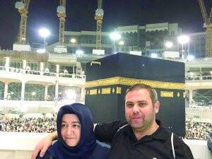 Atçeken çifti Umre’den döndü