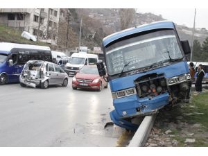 Başkentte zincirleme trafik kazası: 2 yaralı