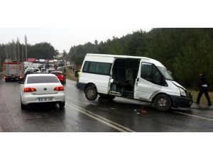 Kahramanmaraş'ta zincirleme trafik kazası: 8 yaralı