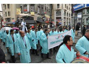 "5. Dünya, Türk Havlu ve Bornoz Günü" Eminönü'nde kutlandı