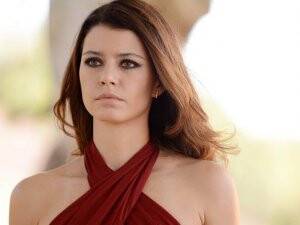 Beren Saat'in heykeli nereye dikilecek?