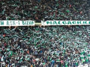 Torku Konyaspor taraftarıyla kıskandırıyor