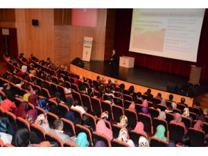Aksaray'da lise öğrencilerine moral ve motivasyon semineri