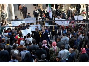 Suriye'de yönetim karşıtı gösteriler yeniden başladı