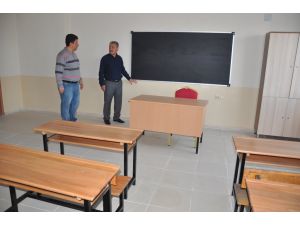 Mersin'de terör örgütü yandaşlarının yaktığı okul onarıldı