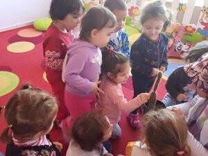 Melekler kreşi dünyayı tanıyor