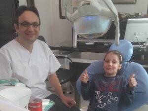 Diş Hekimi Özgür Bey ve korkusuz Ceren koltukta