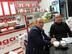 Mehmet Koçak ile İbrahim Demirel Ahmet Özcan Lagash çiğ köftedeler