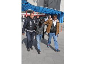 Konya'da kapkaç güvenlik kamerasına yansıdı