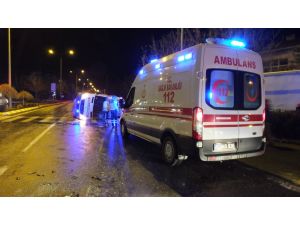 Nevşehir'de ambulans ile hafif ticari araç çarpıştı: 3 yaralı