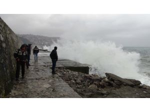 Zonguldak'ta şiddetli rüzgar