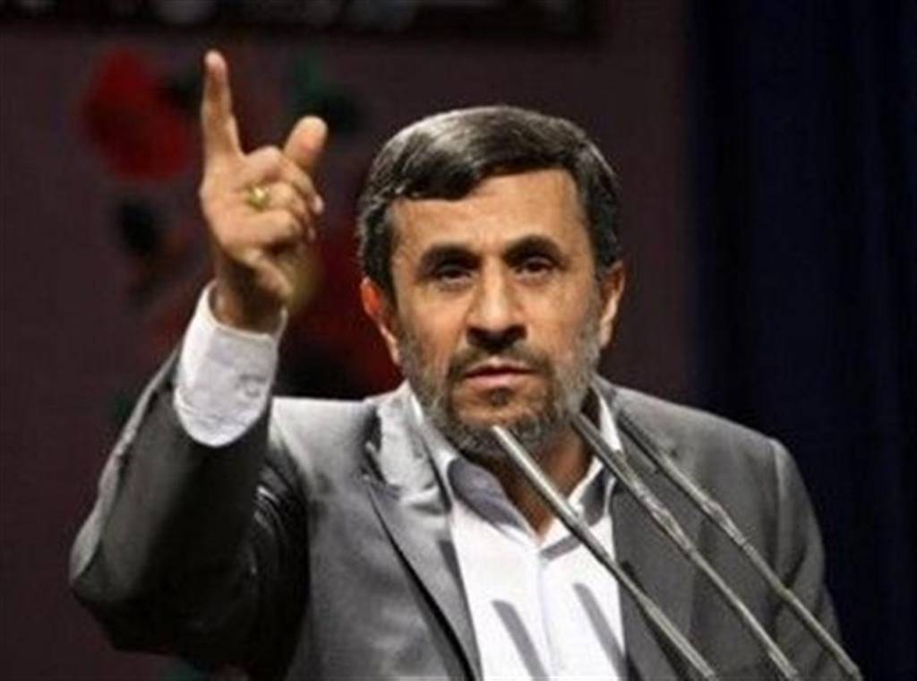 Ahmedinejad'dan petrol ambargosuna tepki