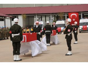 Mardin'de şehitler için askeri tören