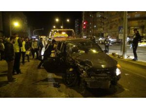 Mardin'de iki otomobil çarpıştı: 4 yaralı