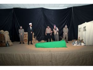 Şarkışla'da "Çanakkale Mahşeri Kardeşlik Destanı" adlı tiyatro sahnelendi