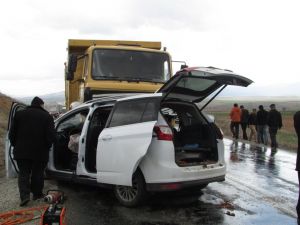 Afyonkarahisar'da trafik kazası: 1 ölü, 2 yaralı