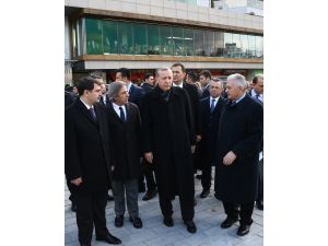 Cumhurbaşkanı Erdoğan, Taksim'de incelemelerde bulundu
