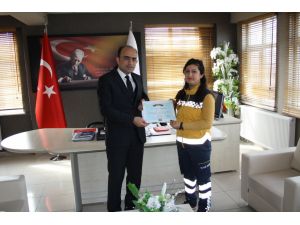 Kırşehir'de "yılın doktoru"na plaket verildi